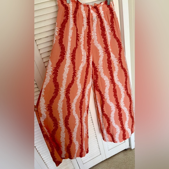 Red and White Orange Leaf Patterned flowey pants - Picture 2 of 7